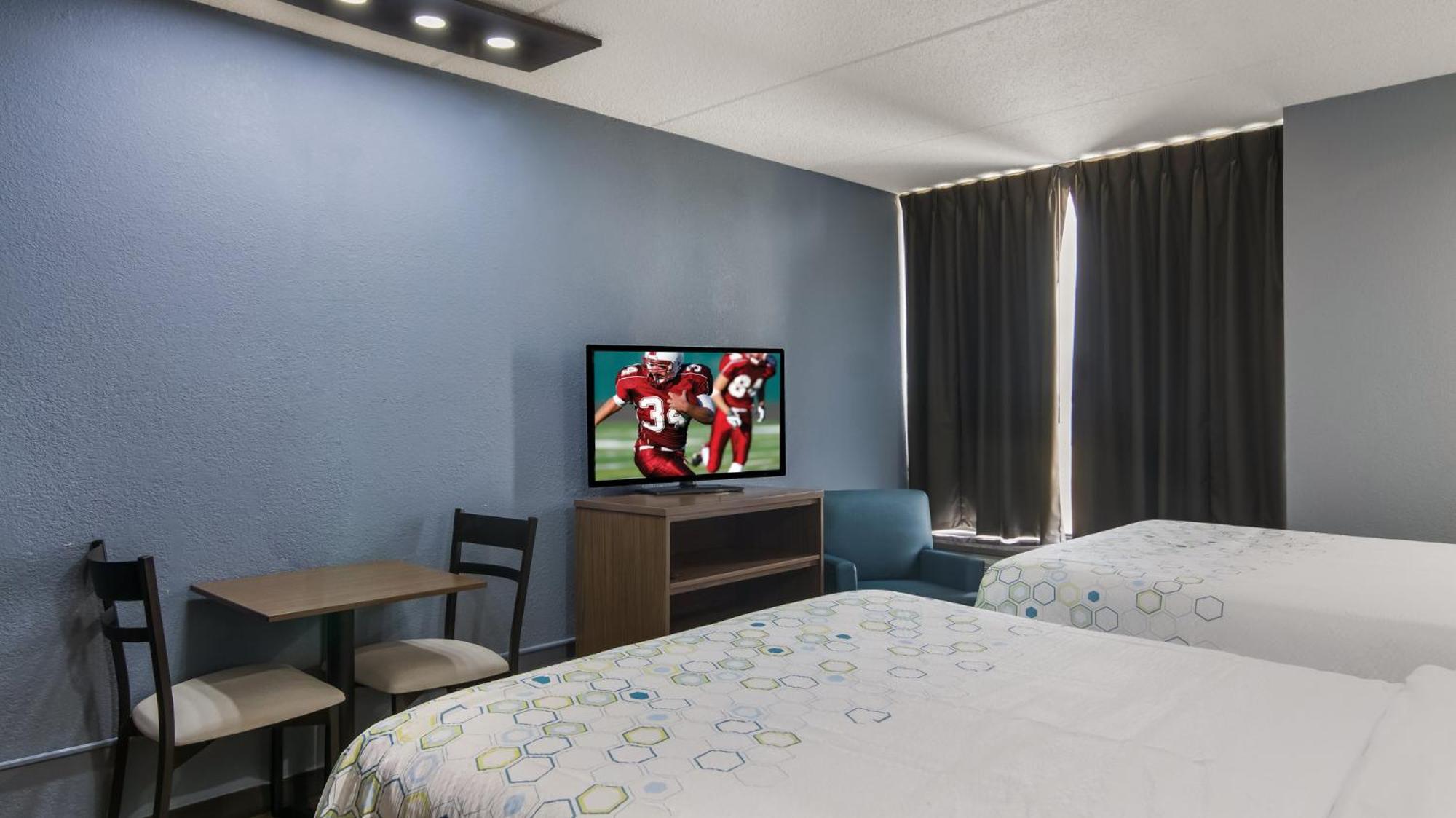 Hometowne Studios By Red Roof And Conference Center Chicago - N Aurora Naperville North Aurora 외부 사진