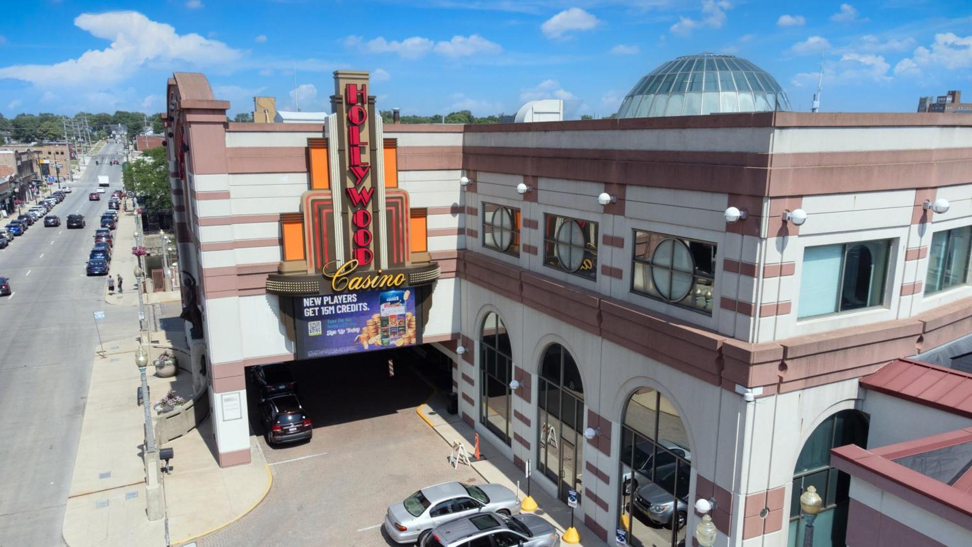 Hometowne Studios By Red Roof And Conference Center Chicago - N Aurora Naperville North Aurora 외부 사진