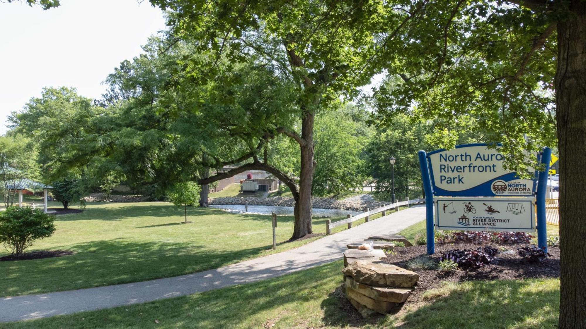 Hometowne Studios By Red Roof And Conference Center Chicago - N Aurora Naperville North Aurora 외부 사진